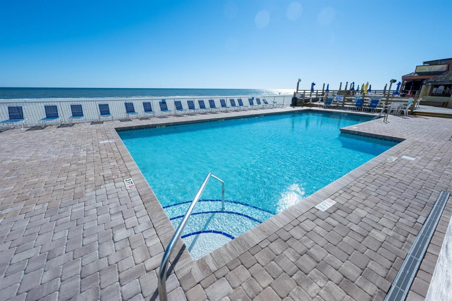 Ocean Annie'S Oceanview Studio,Scenic Views,Pools! شاطئ ميرتل المظهر الخارجي الصورة